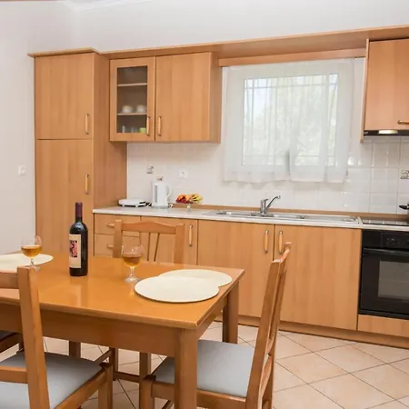 Elaia - & Lefkada City