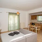 Elaia - & * Lefkada City