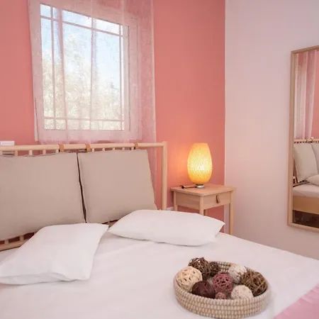 Apartament Elaia - & *